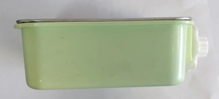 Миска для животных с креплением на клетку квадратная 14см