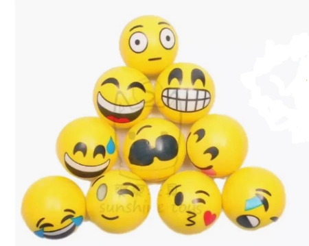 4002 Игрушка для кошек мяч пористый "Смайлик-прикол" d-4,3см 1*5шт (цена за 1 штуку)